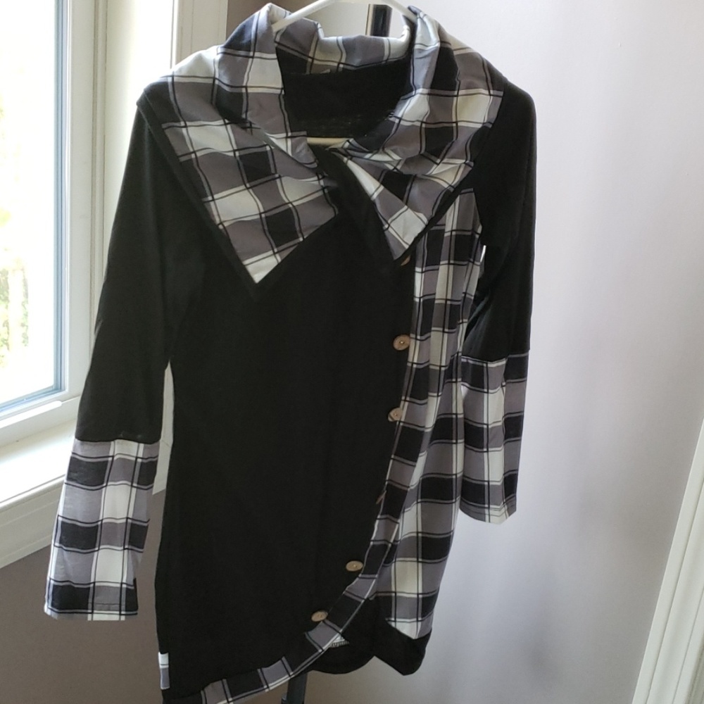 Black and White LS Tunic, NW/O tags, Size S